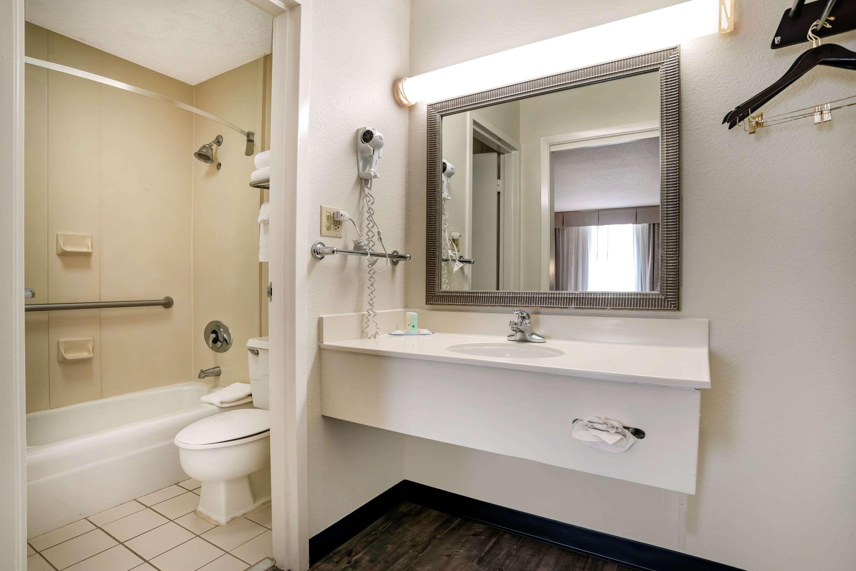 Quality Inn Baton Rouge East I-12 Exterior photo