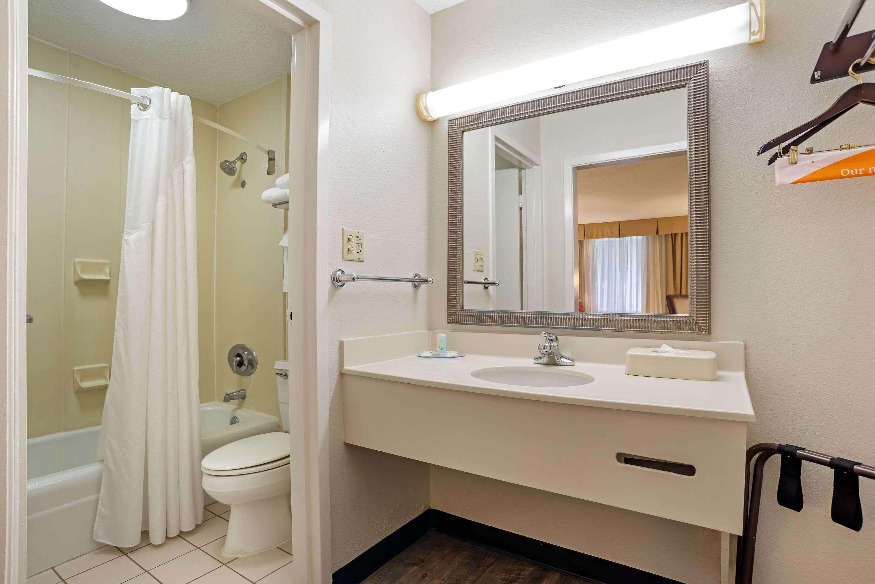 Quality Inn Baton Rouge East I-12 Exterior photo